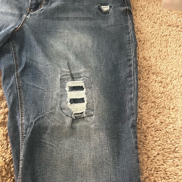 Faded Glory ripped jeans - Picture 2 of 6